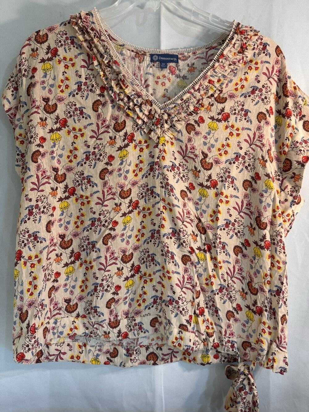 Democracy Women's Border Print Ruffle Trim Woven Top 1X Boho Sweet LY11